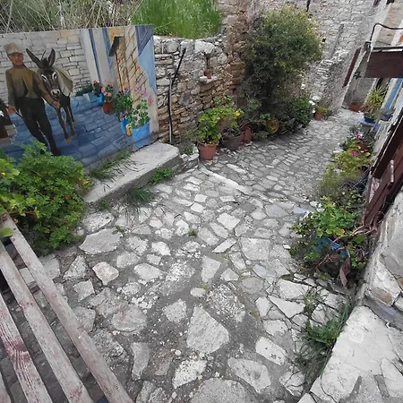 Stone Nest Apartman *